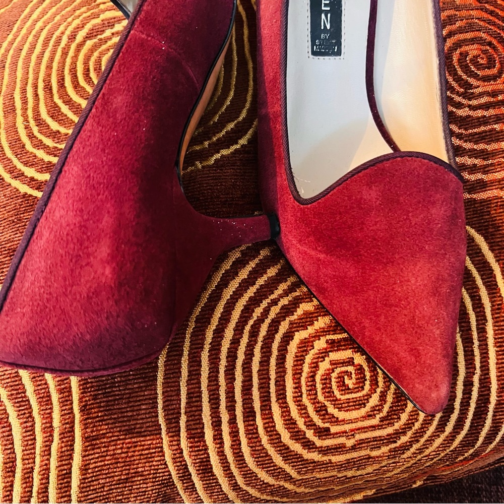 Steve Madden Low Heel Pumps - Picture 3 of 12